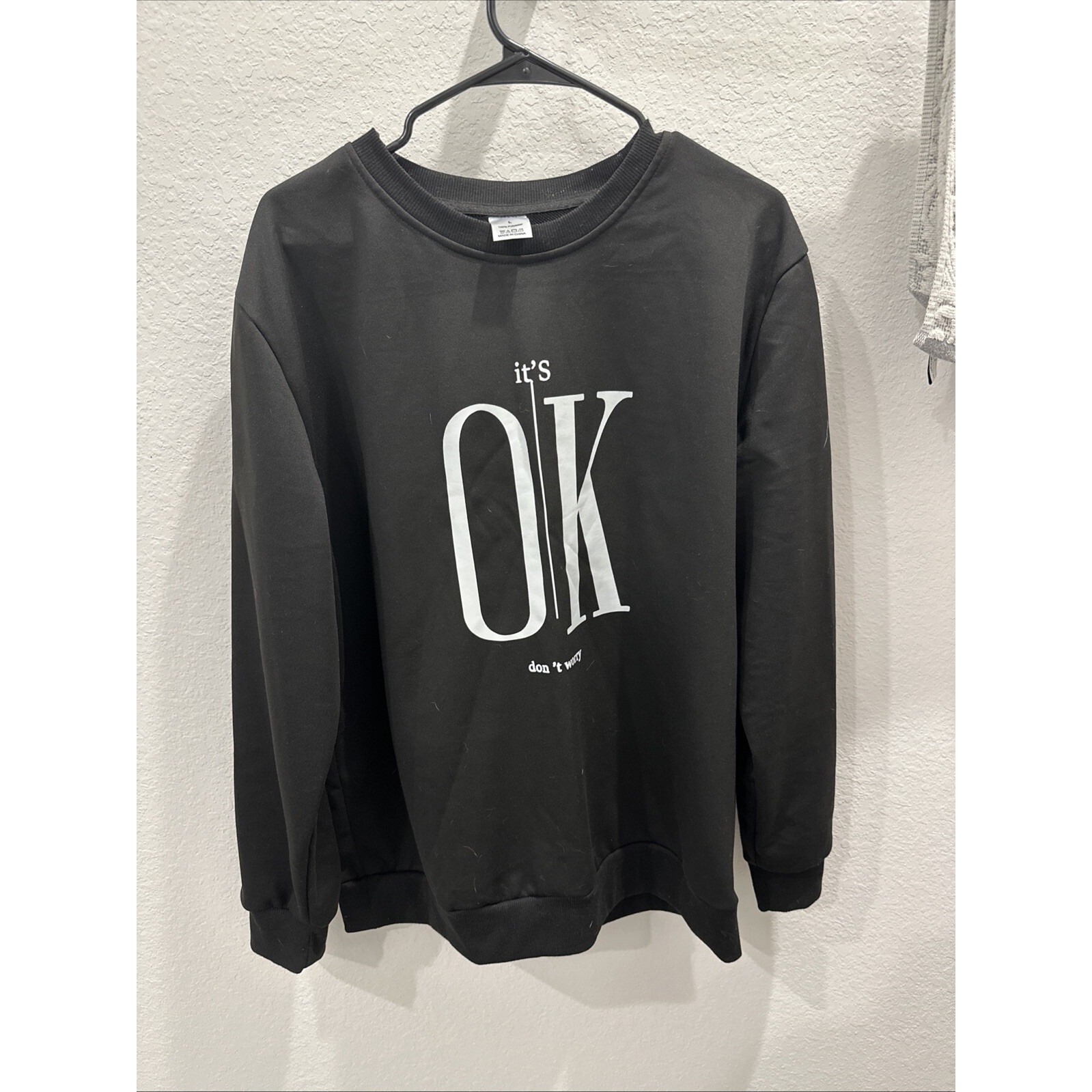 Preowned Shein Large Black Sweatshirt Preowned Shein Large Black Sweatshirt